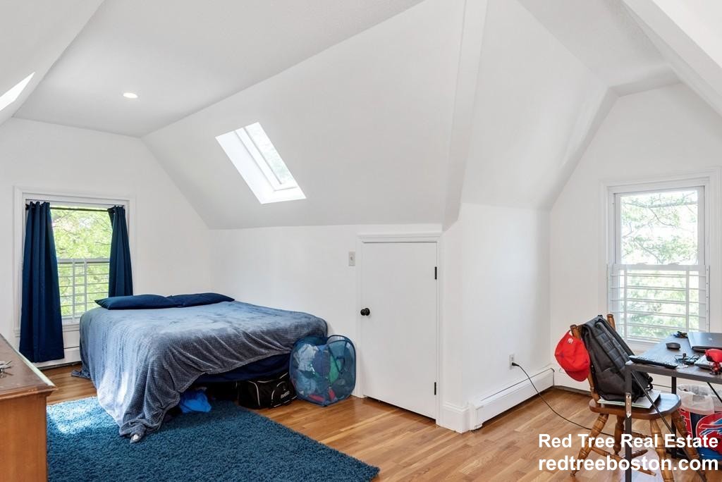 21 Kinross Rd, Brighton
