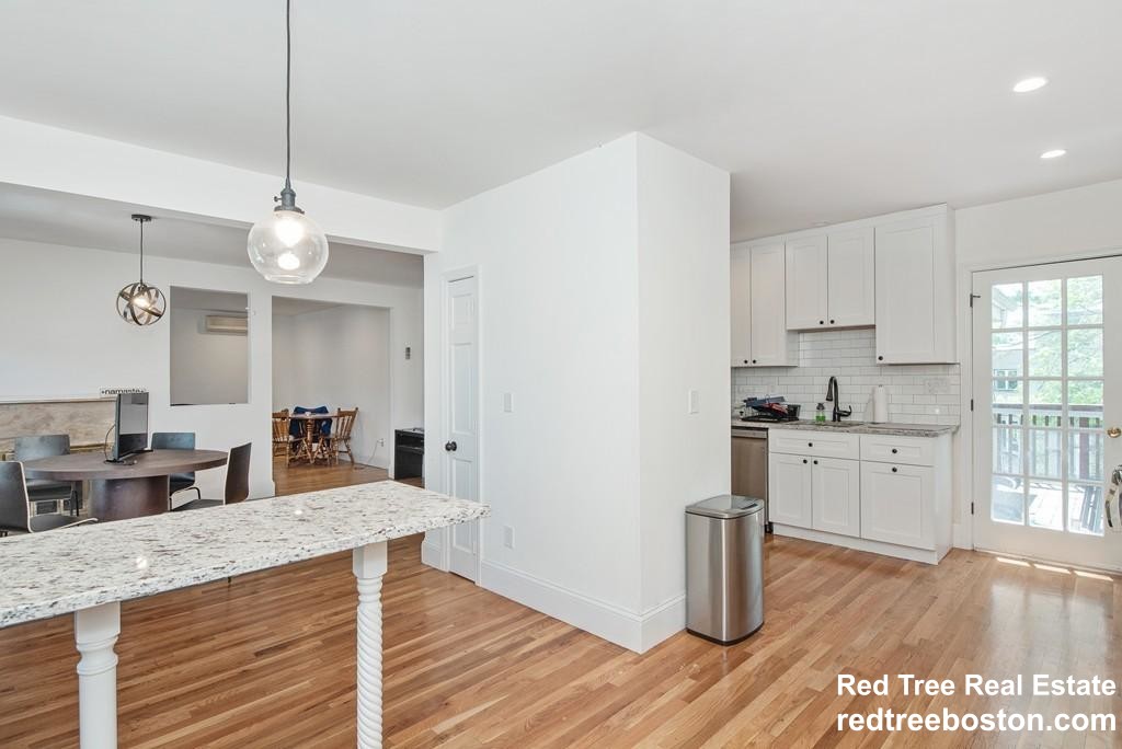 21 Kinross Rd, Brighton