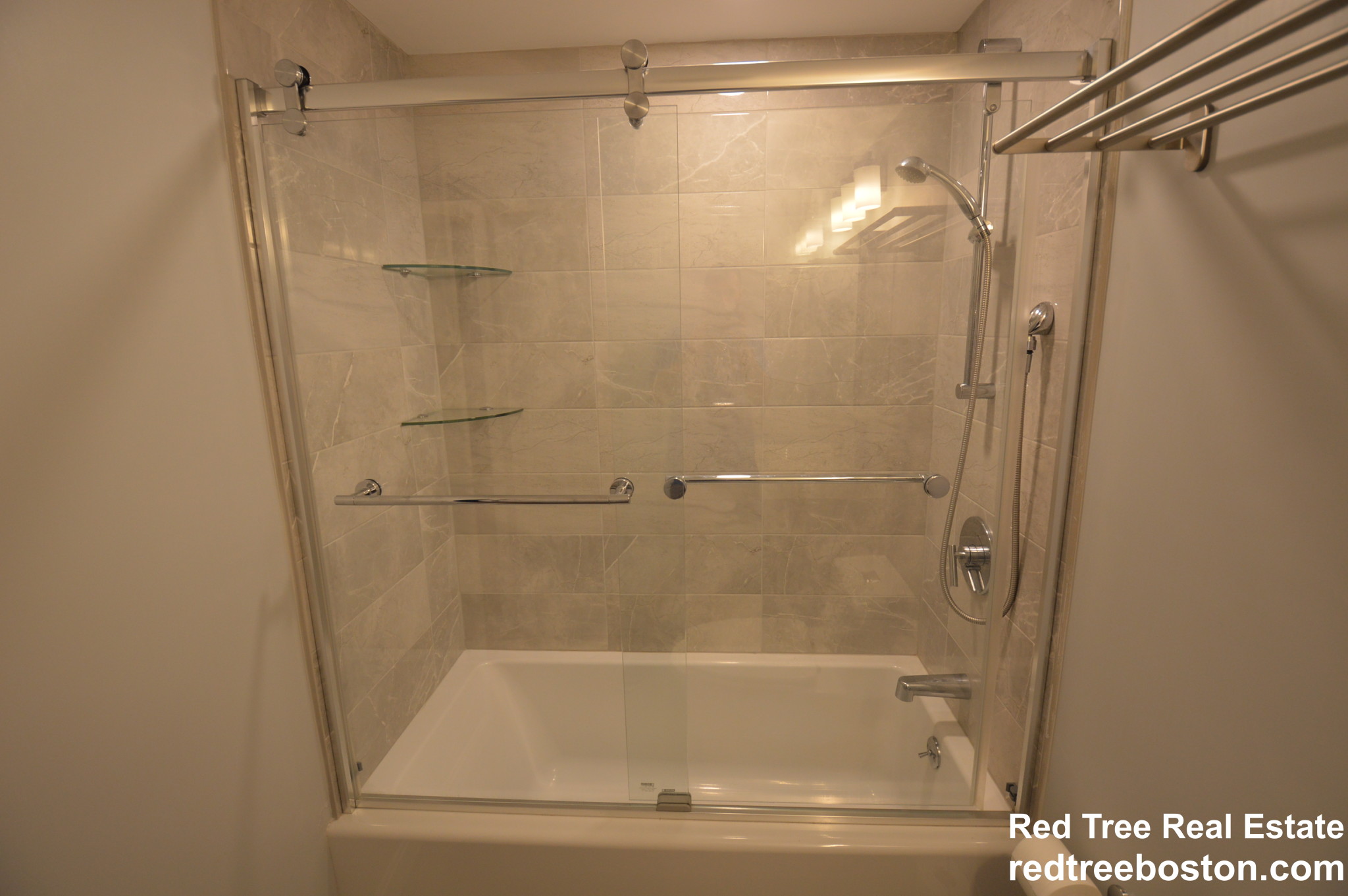 170 Lake Shore Rd, Brighton