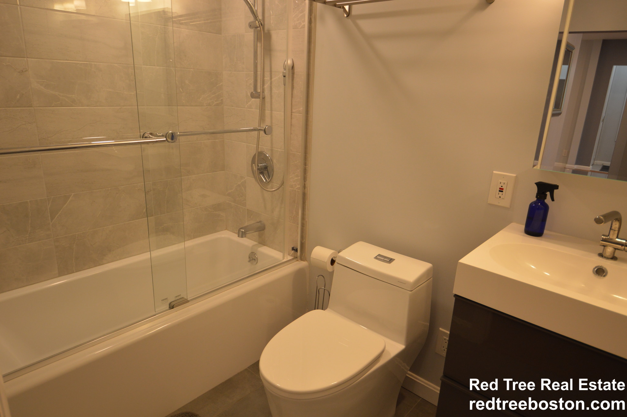 170 Lake Shore Rd, Brighton