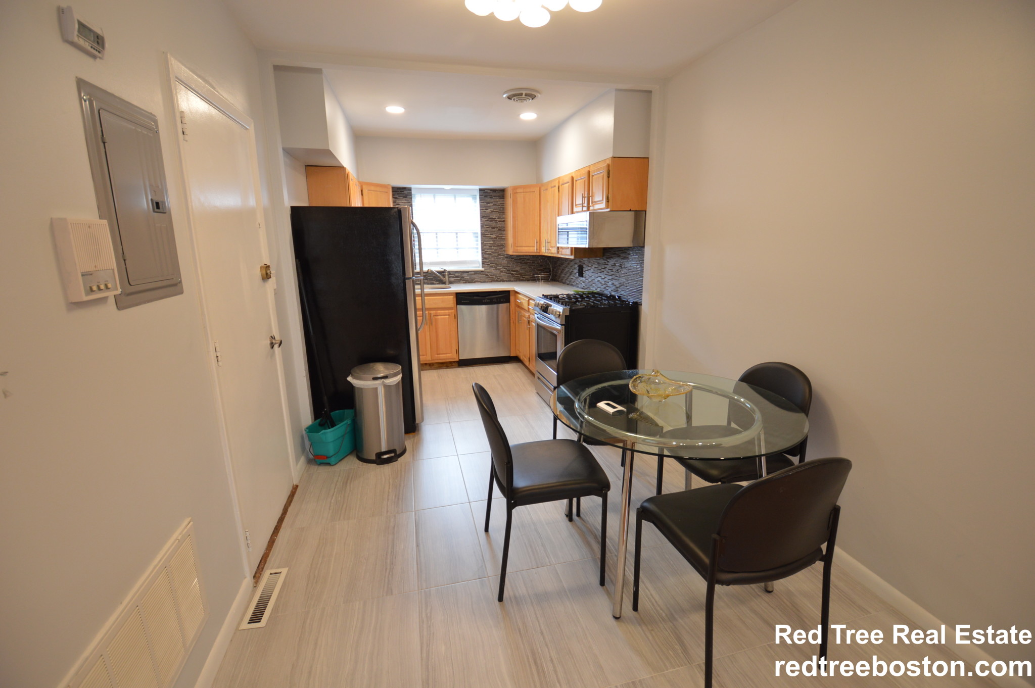 170 Lake Shore Rd, Brighton