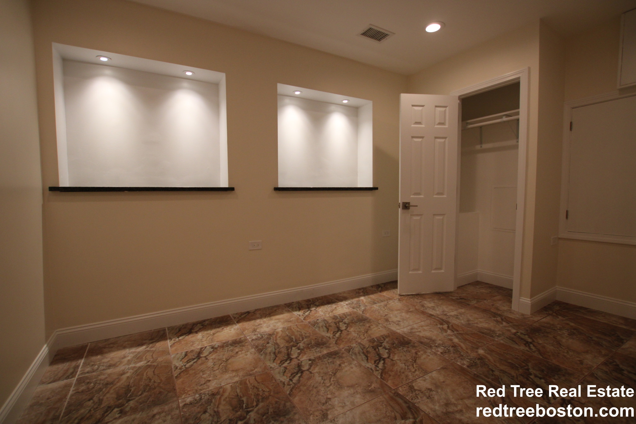 25 Saint Marys Ct, Brookline