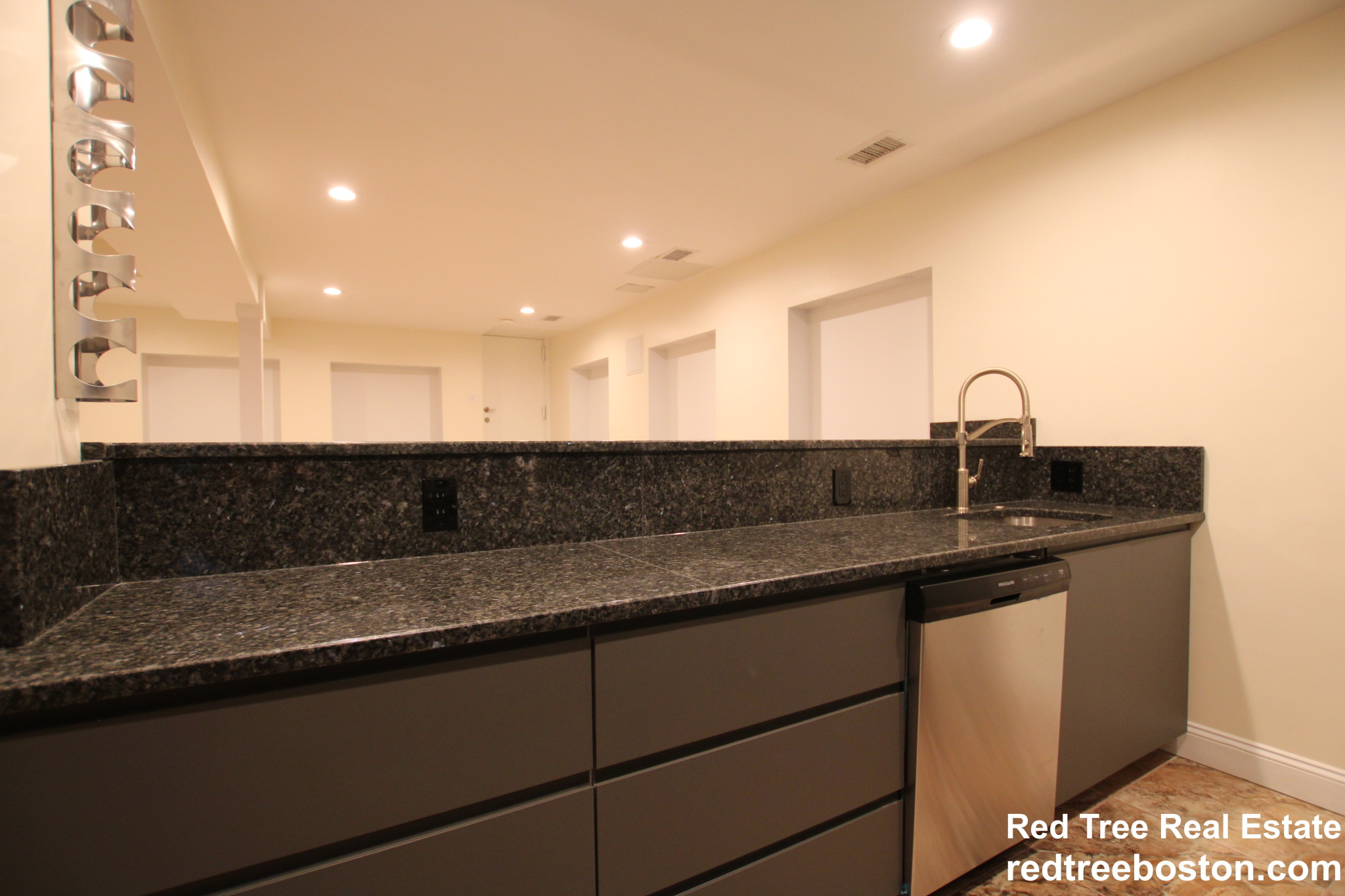 25 Saint Marys Ct, Brookline