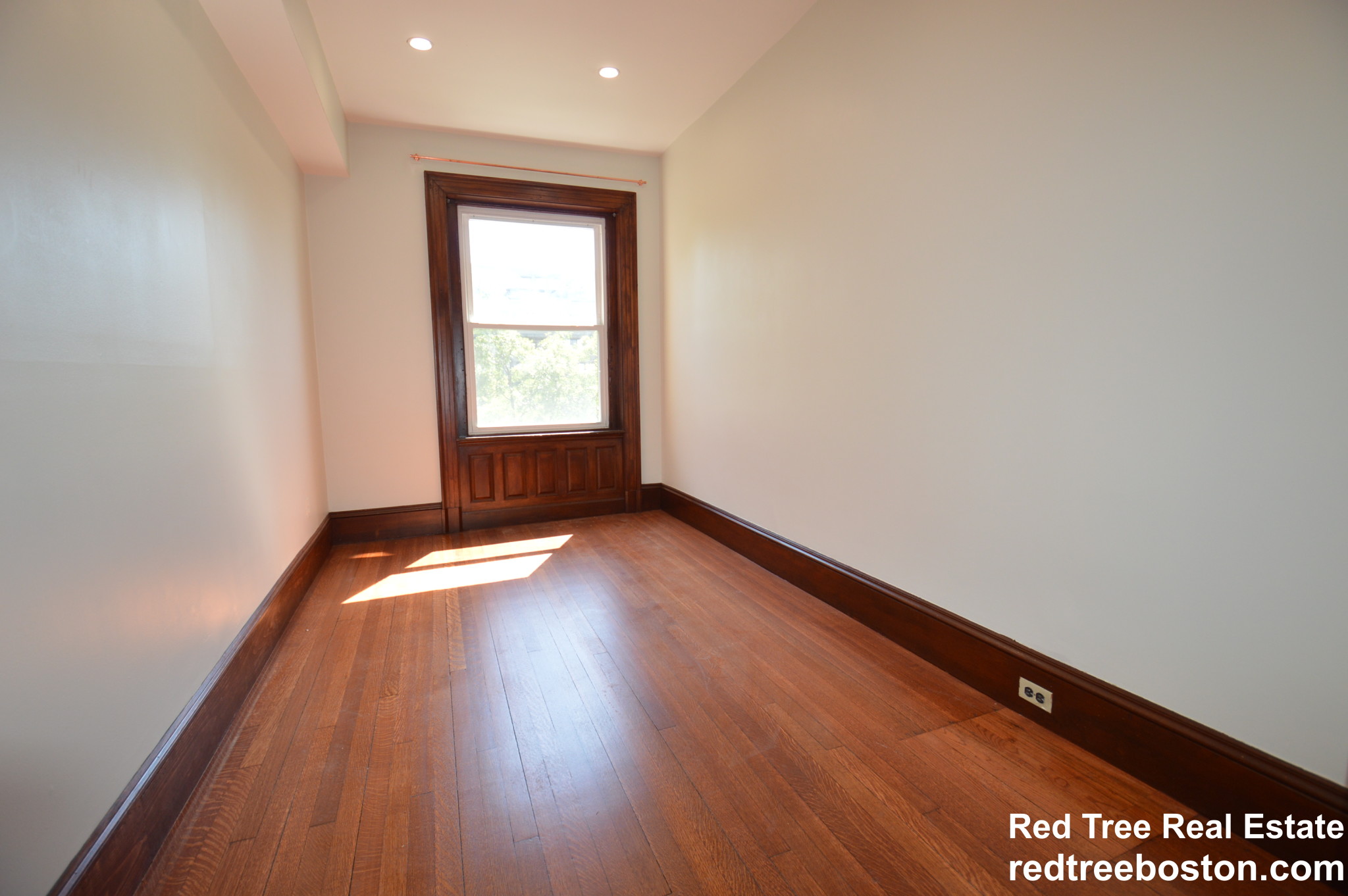 1736 Beacon St, Brookline