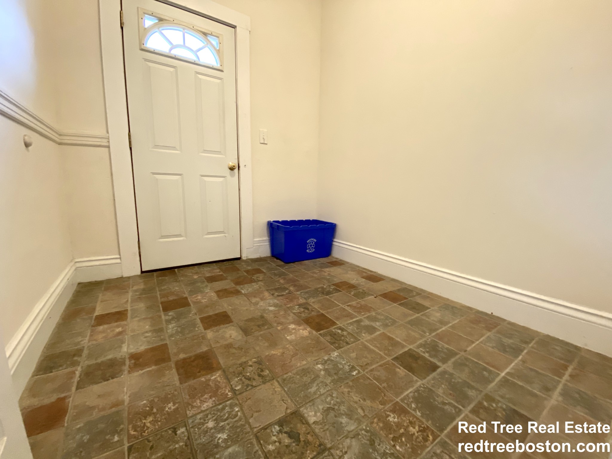 4 bed, 2 bath apartment for rent at 63 Green St Unit 2, Coolidge Corner — photo 11 of 14