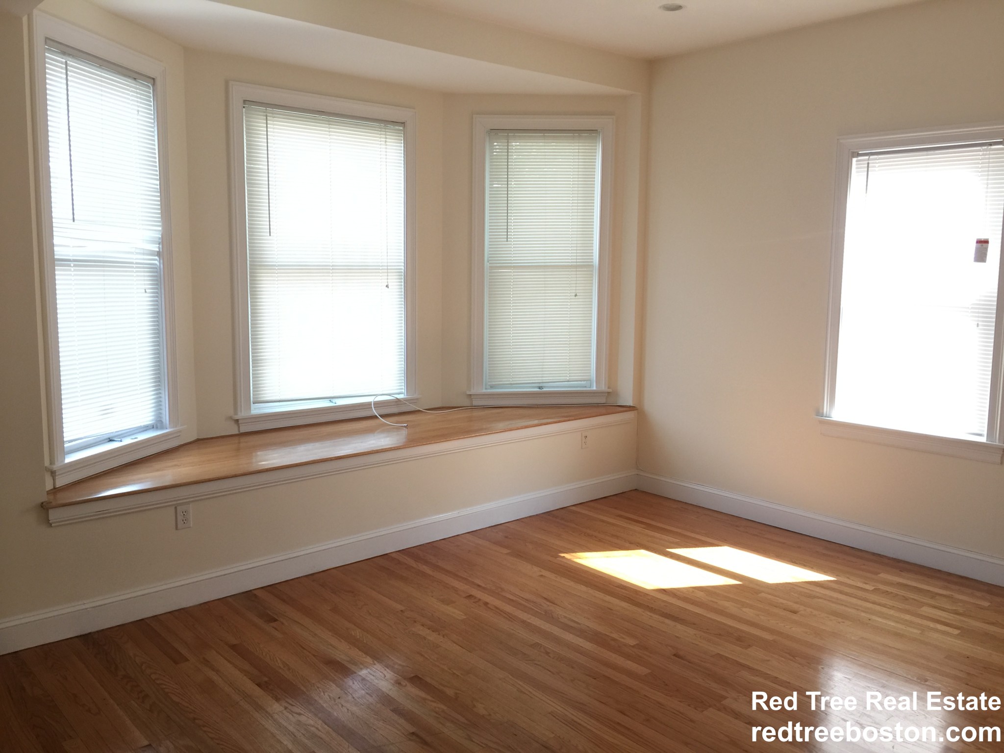 9 Gardner Tr, Allston