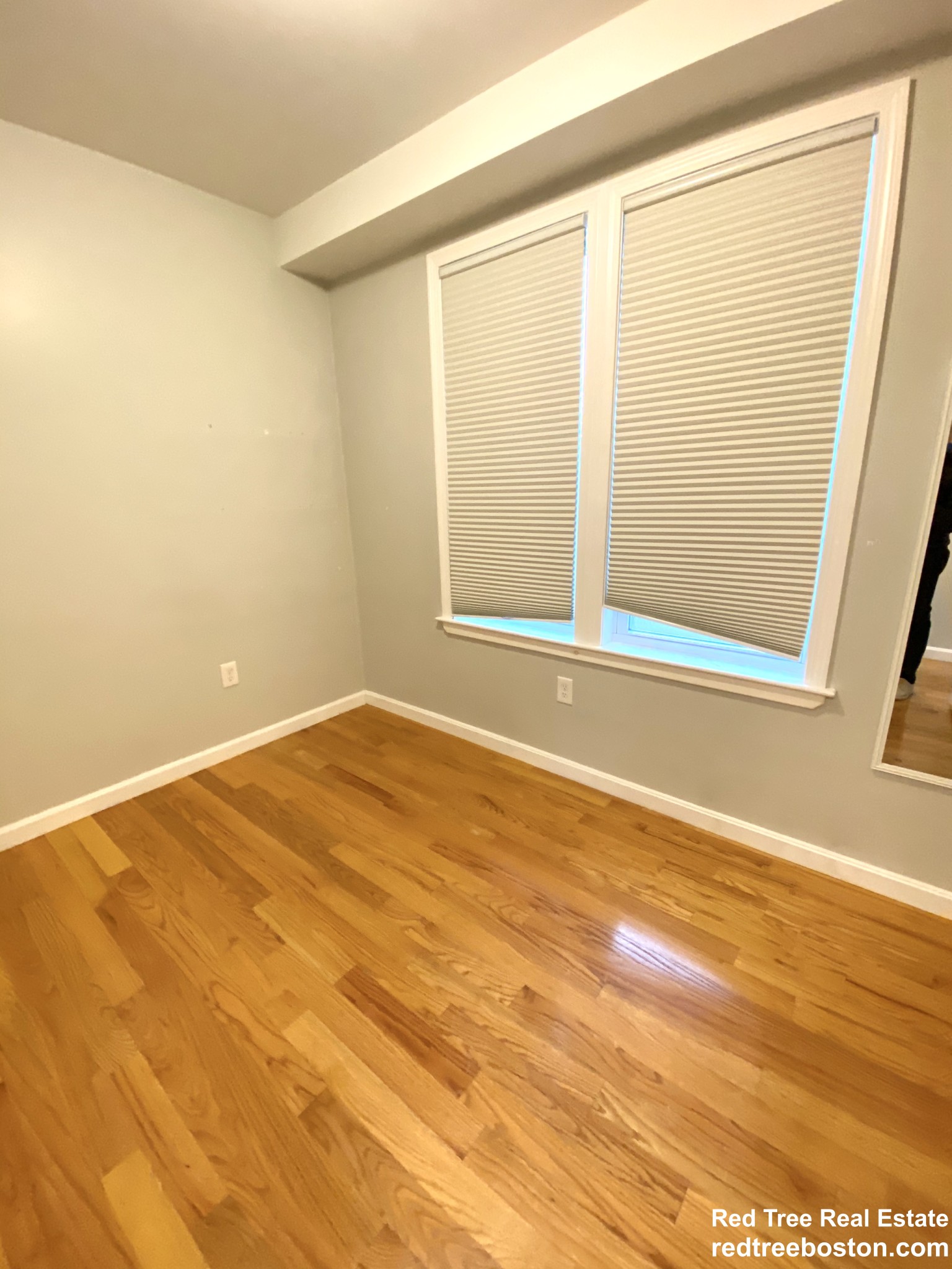 3 bed, 1 bath apartment for rent at 662 Saratoga St Unit 2, East Boston — photo 4 of 7