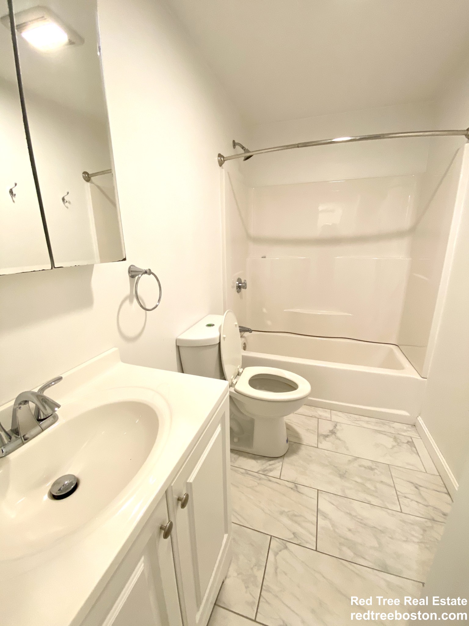 3 bed, 1 bath apartment for rent at 662 Saratoga St Unit 2, East Boston — photo 2 of 7