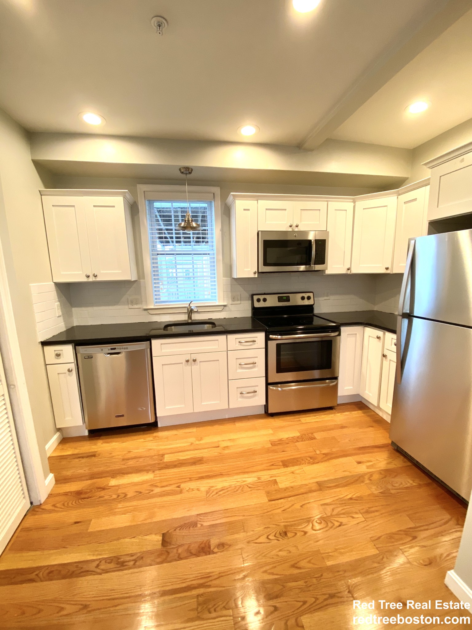 3 bed, 1 bath apartment for rent at 662 Saratoga St Unit 2, East Boston — photo 1 of 7