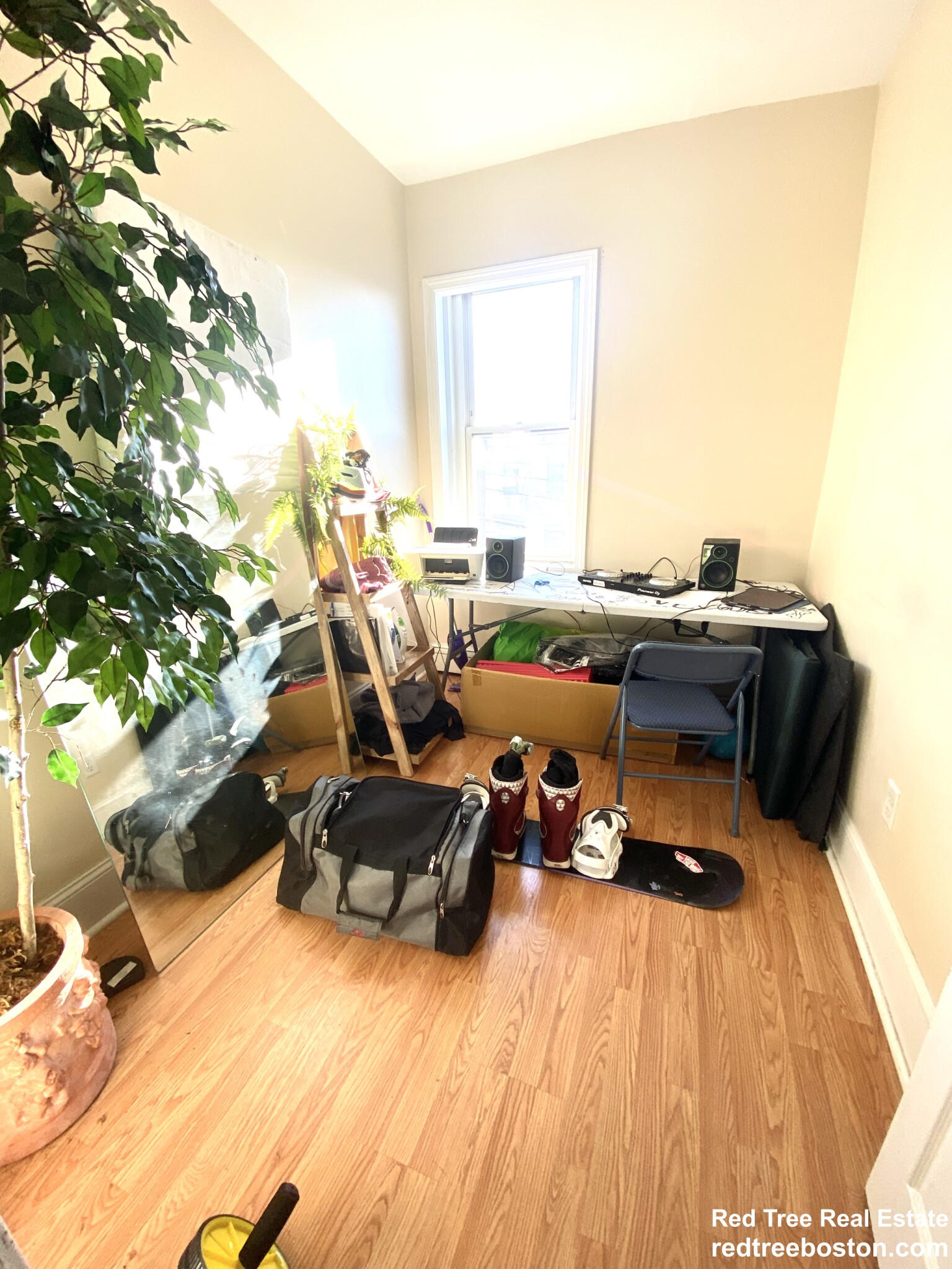 4 bed, 1 bath apartment for rent at 284 Sumner St Unit 3, East Boston — photo 5 of 7
