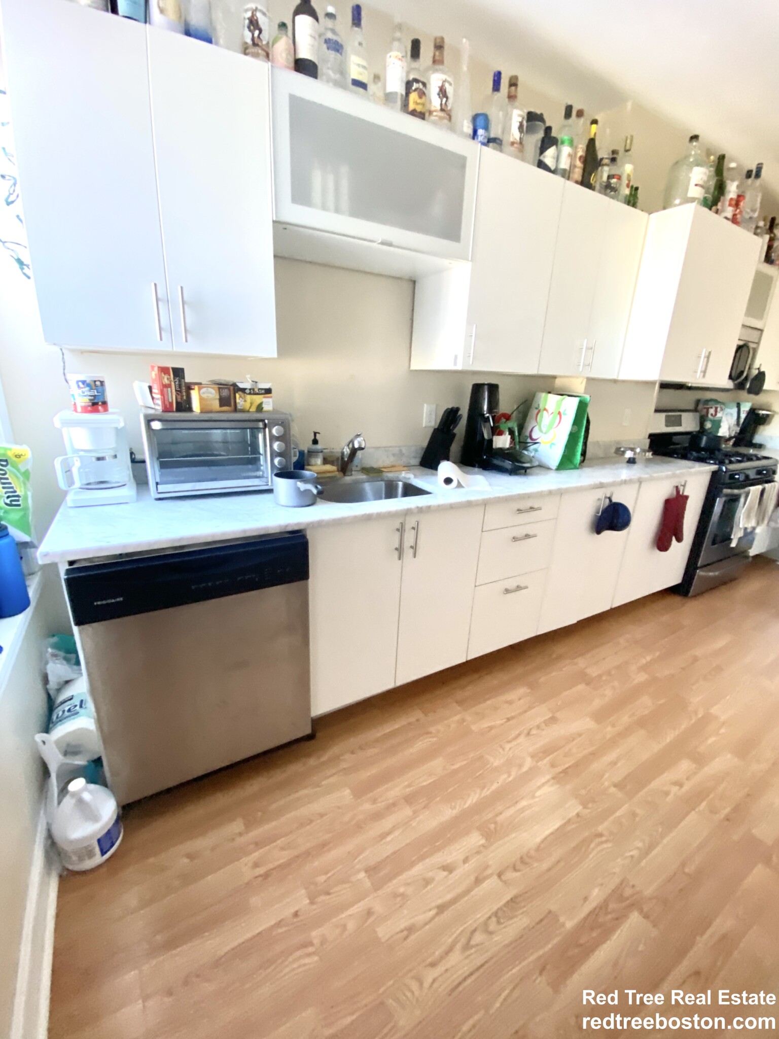 4 bed, 1 bath apartment for rent at 284 Sumner St Unit 3, East Boston — photo 1 of 7