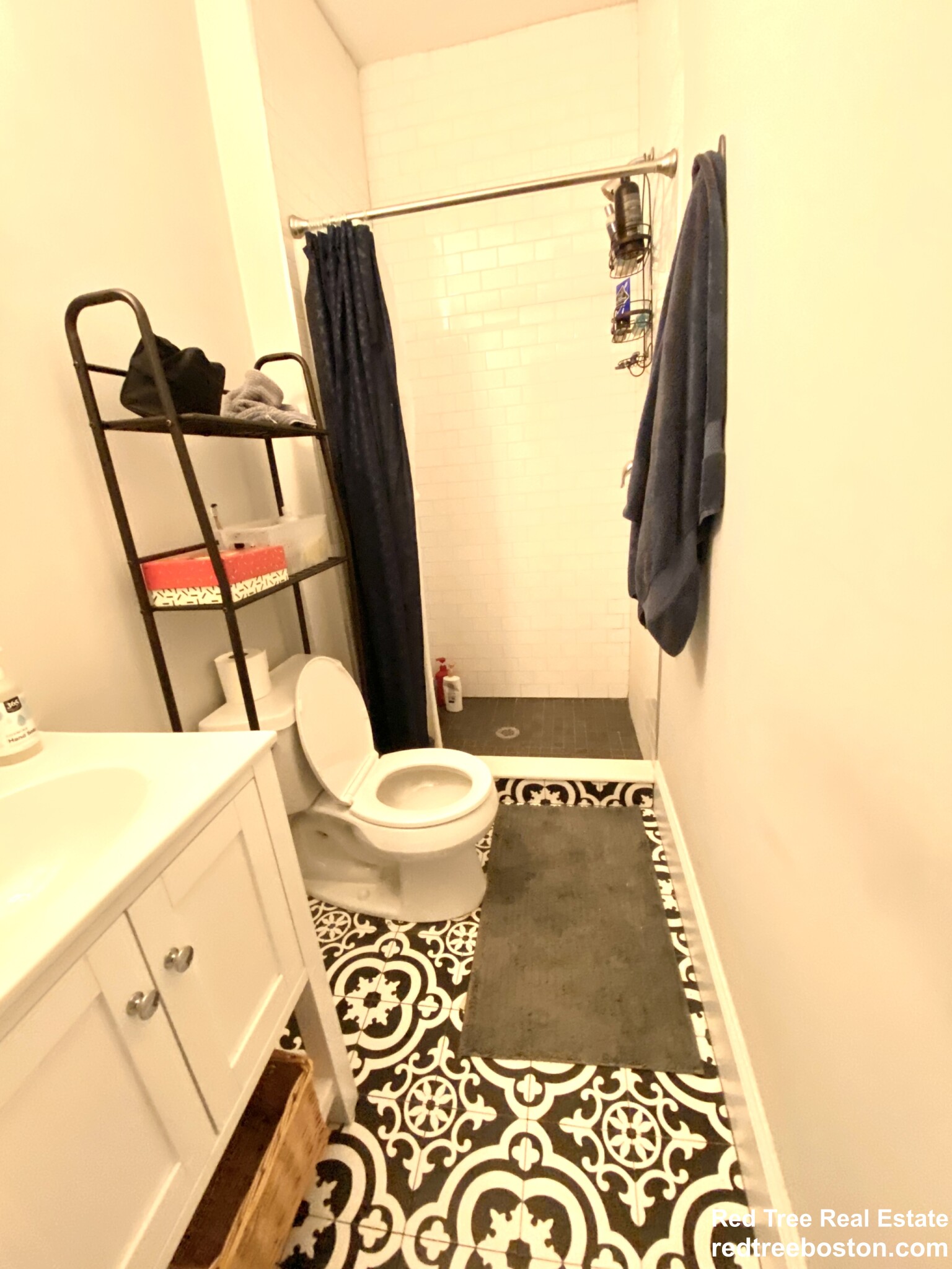 4 bed, 2 bath apartment for rent at 128 Bremen St Unit 2, East Boston — photo 3 of 8