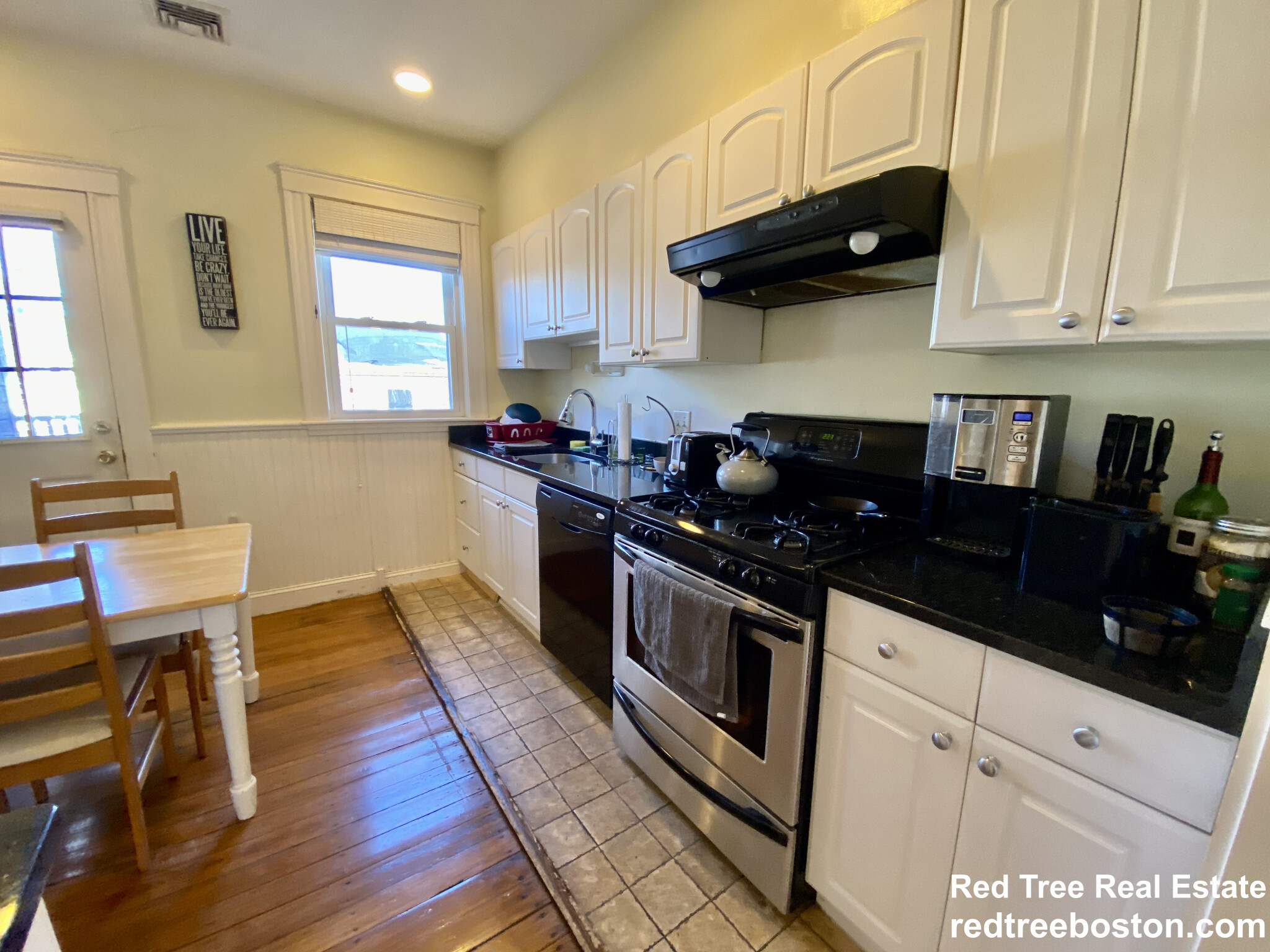 37 Hillside St, Mission Hill