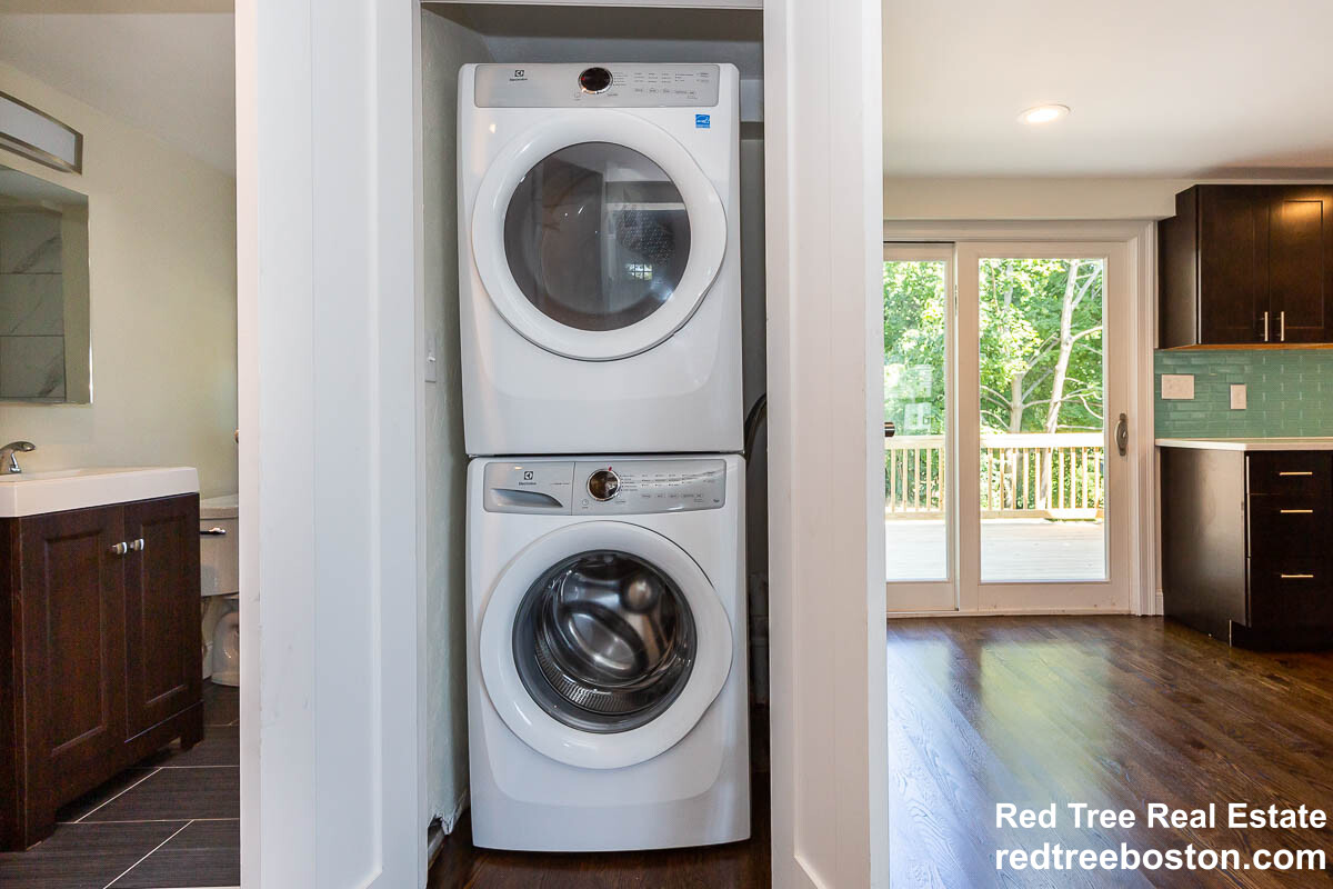 77 Rock Glen Rd, Medford