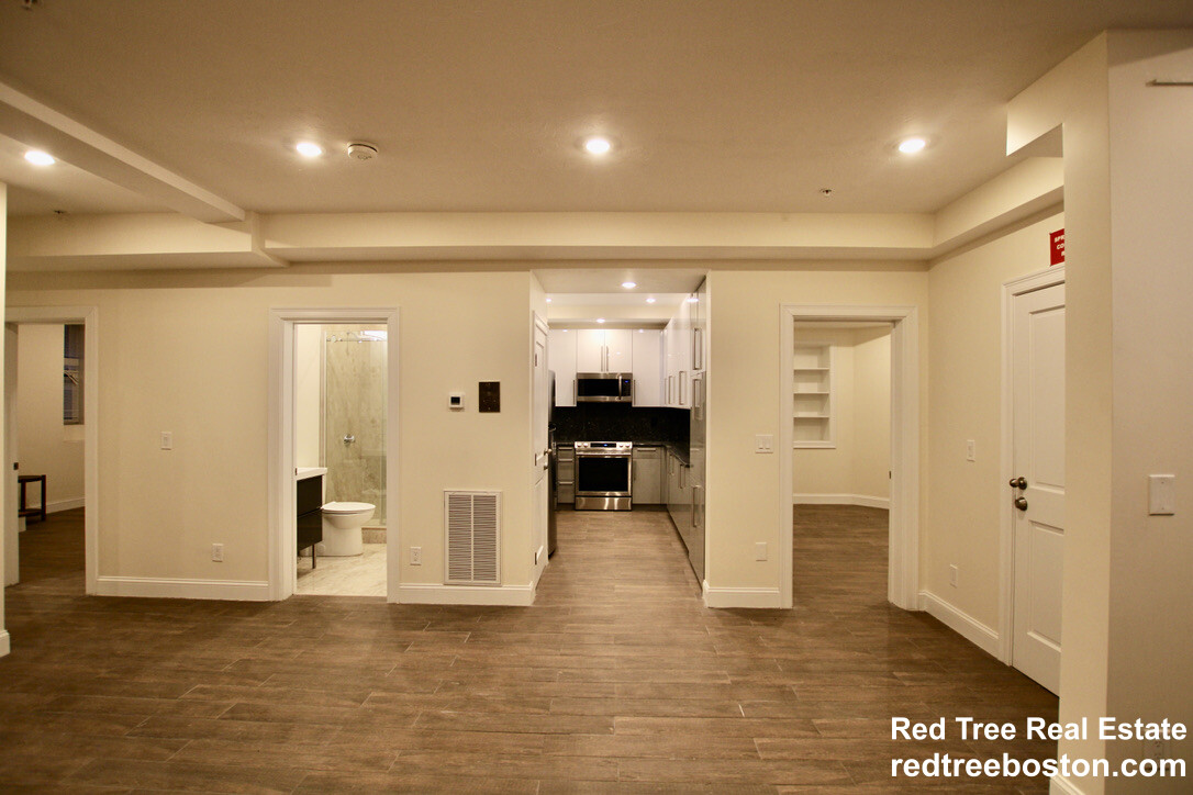 1616 Beacon St, Corey Hill