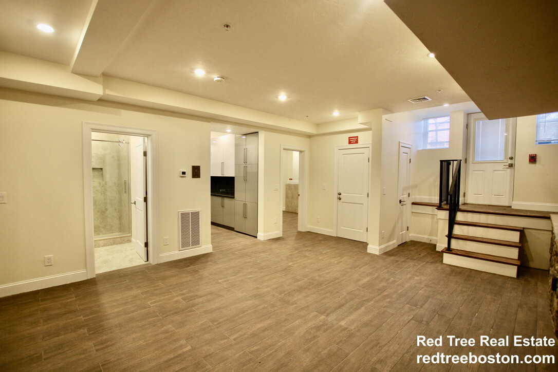 1616 Beacon St, Corey Hill