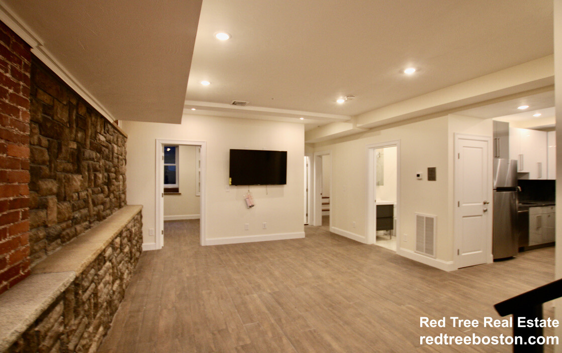 1616 Beacon St, Corey Hill