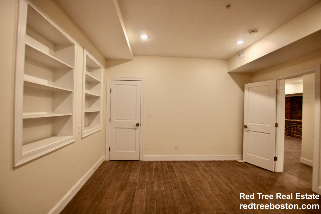 1616 Beacon St, Corey Hill