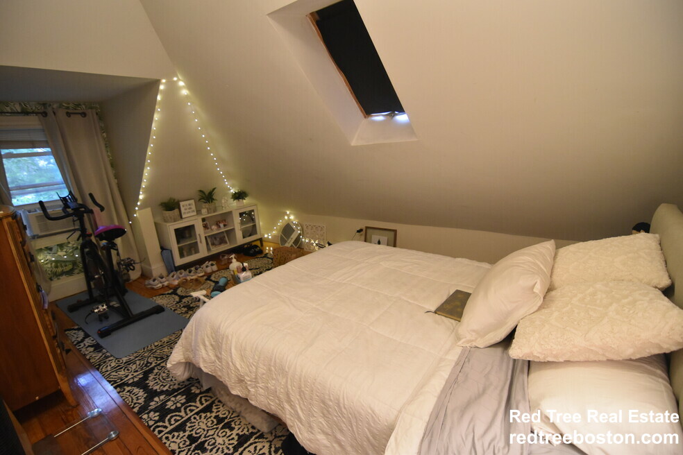 37 Beals St, Coolidge Corner