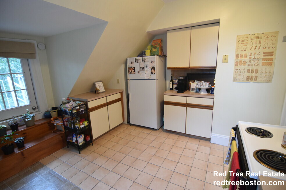 37 Beals St, Coolidge Corner