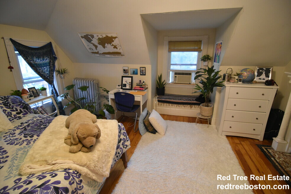 37 Beals St, Coolidge Corner