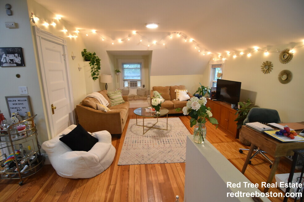 37 Beals St, Coolidge Corner