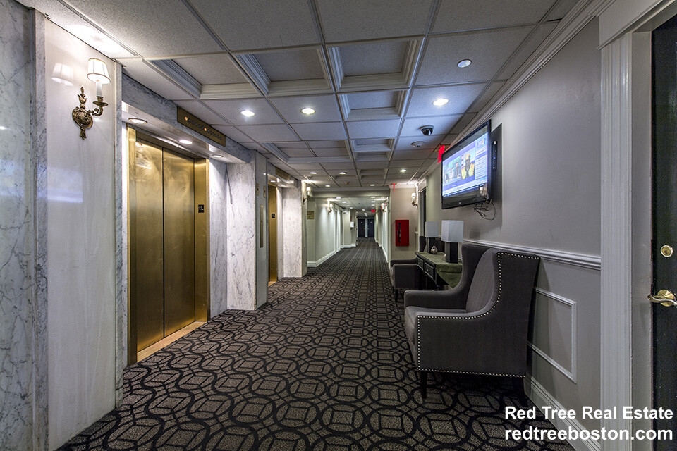 62 Boylston St, Midtown