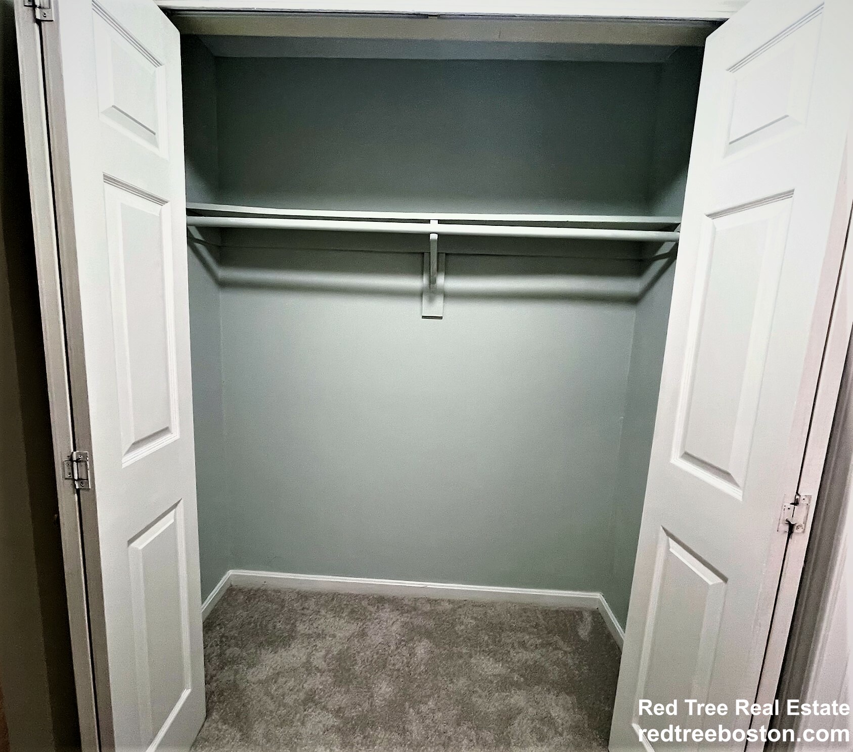 1212 Vfw Pkwa, West Roxbury