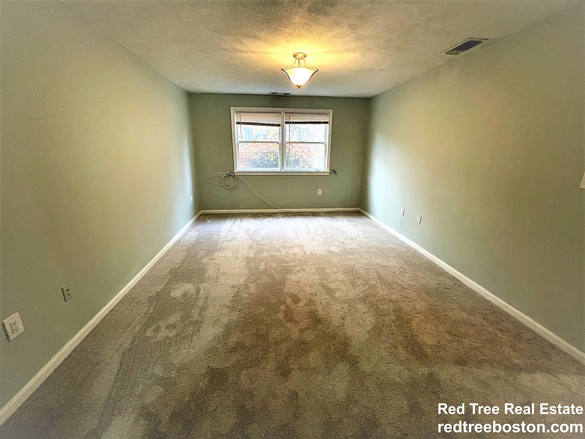 1212 Vfw Pkwa, West Roxbury