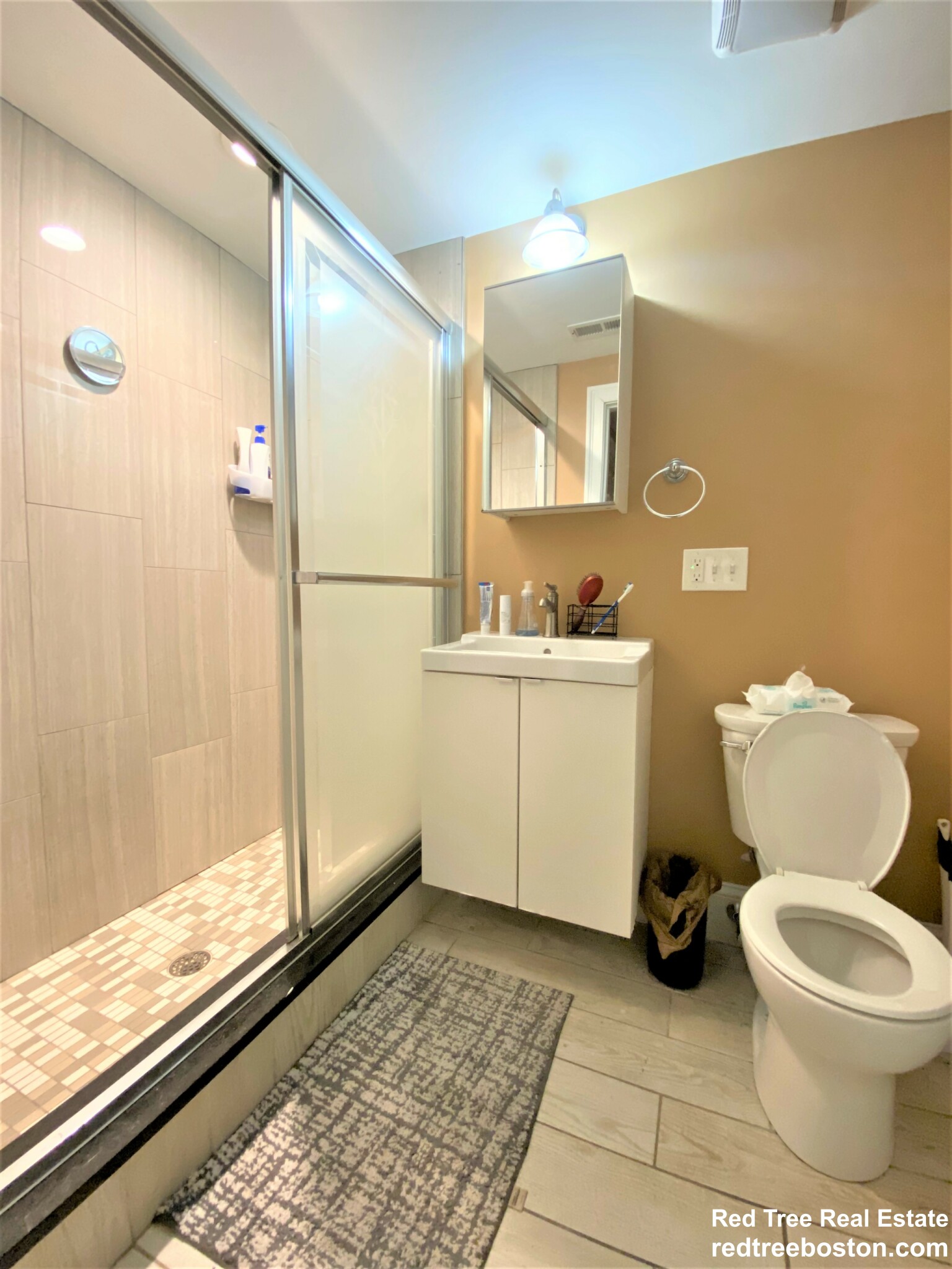 3 bed, 2 bath apartment for rent at 15 Saint Lukes Rd Unit B, Allston — photo 1 of 17