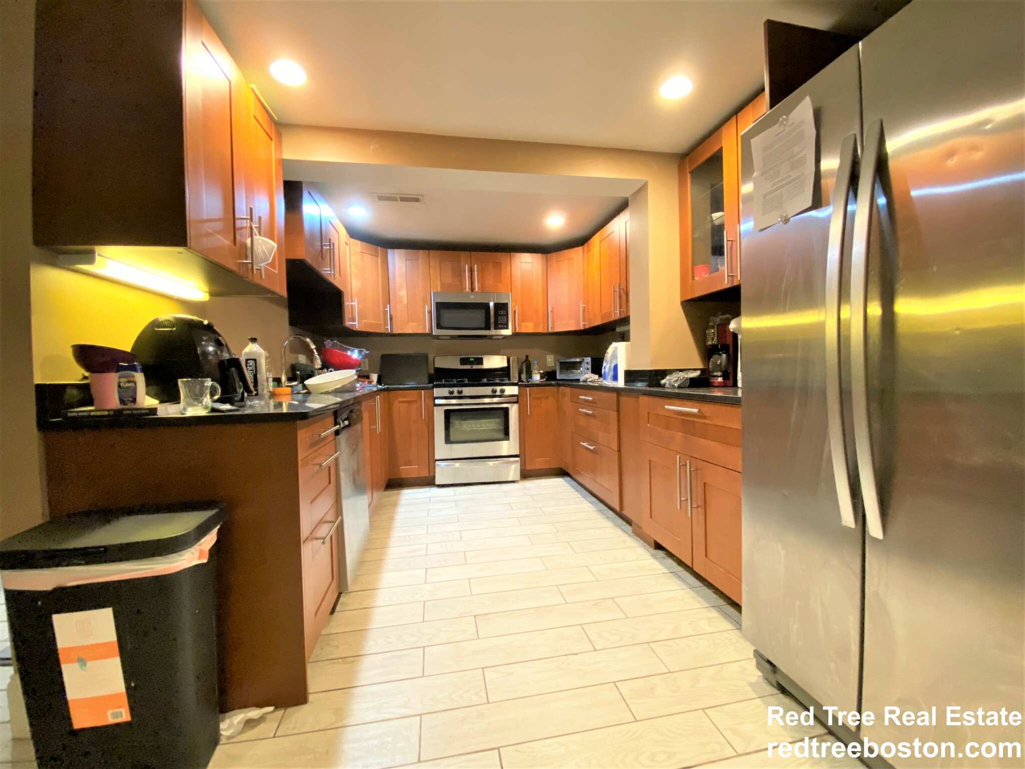 3 bed, 2 bath apartment for rent at 15 Saint Lukes Rd Unit B, Allston — photo 4 of 17