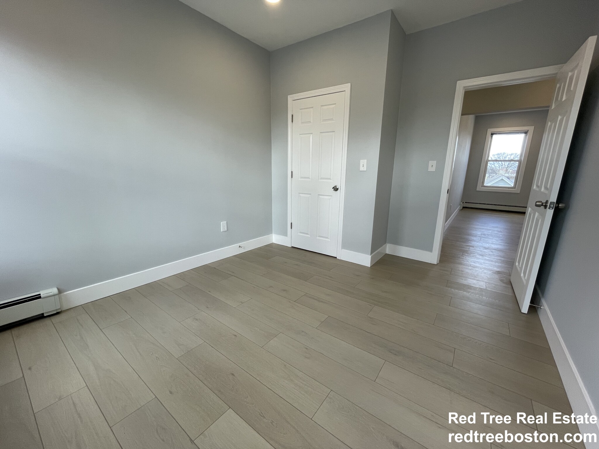 11 Pearl Ter, East Somerville