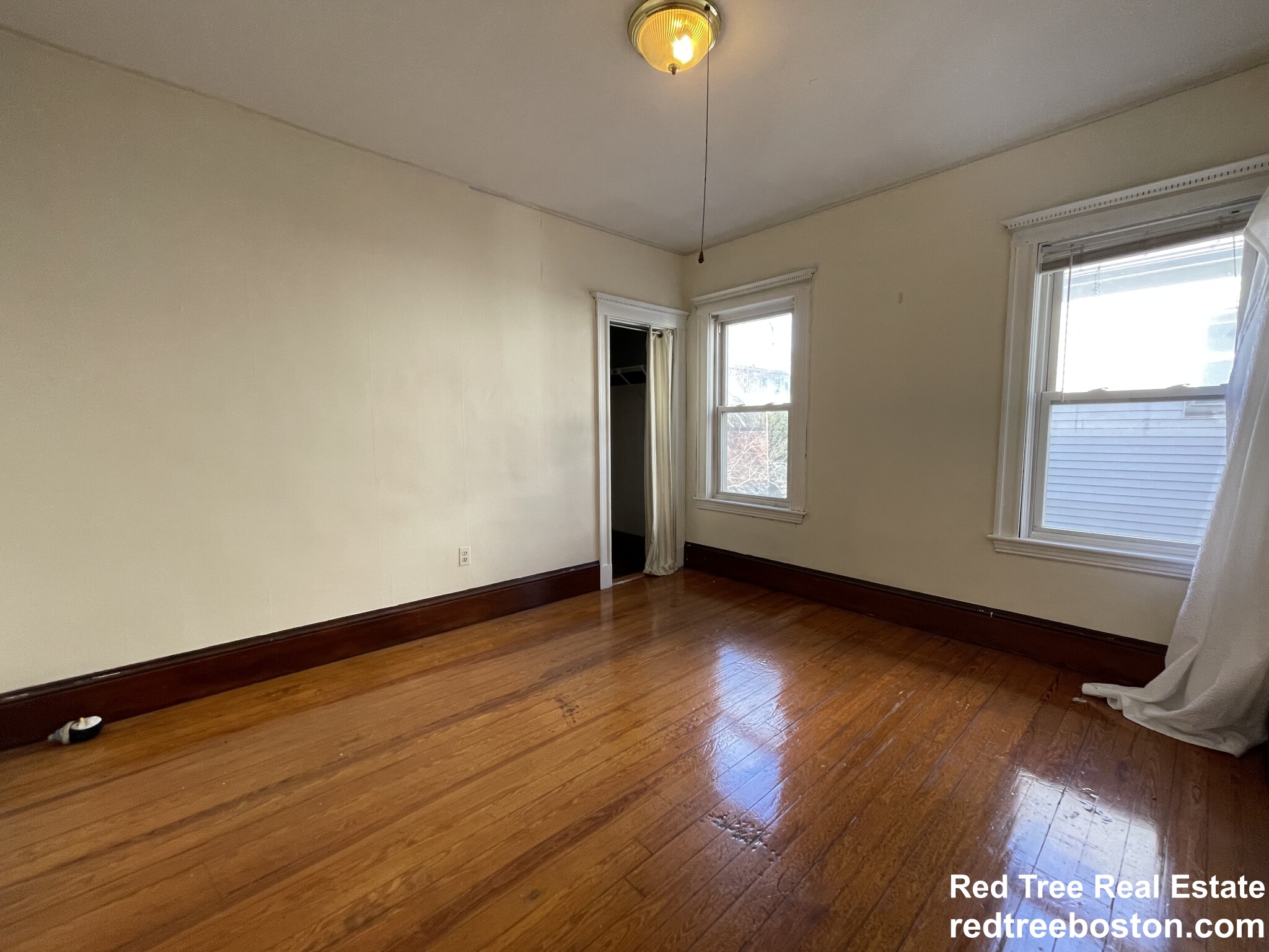 51 Bay State Ave, Powder House Square