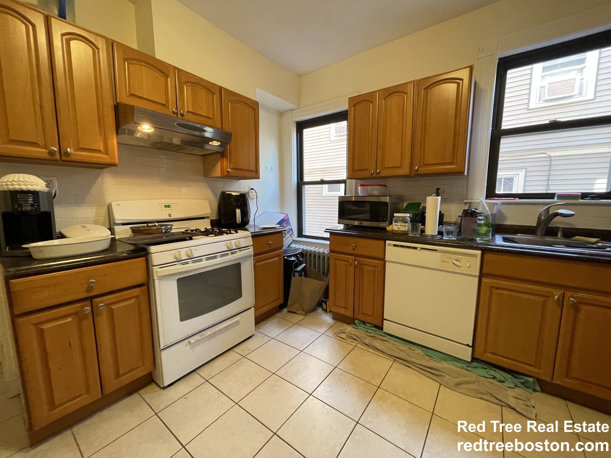 51 Bay State Ave, Powder House Square