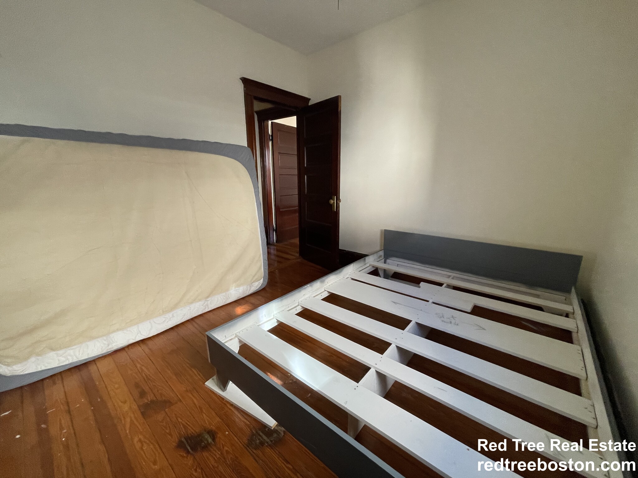 51 Bay State Ave, Powder House Square