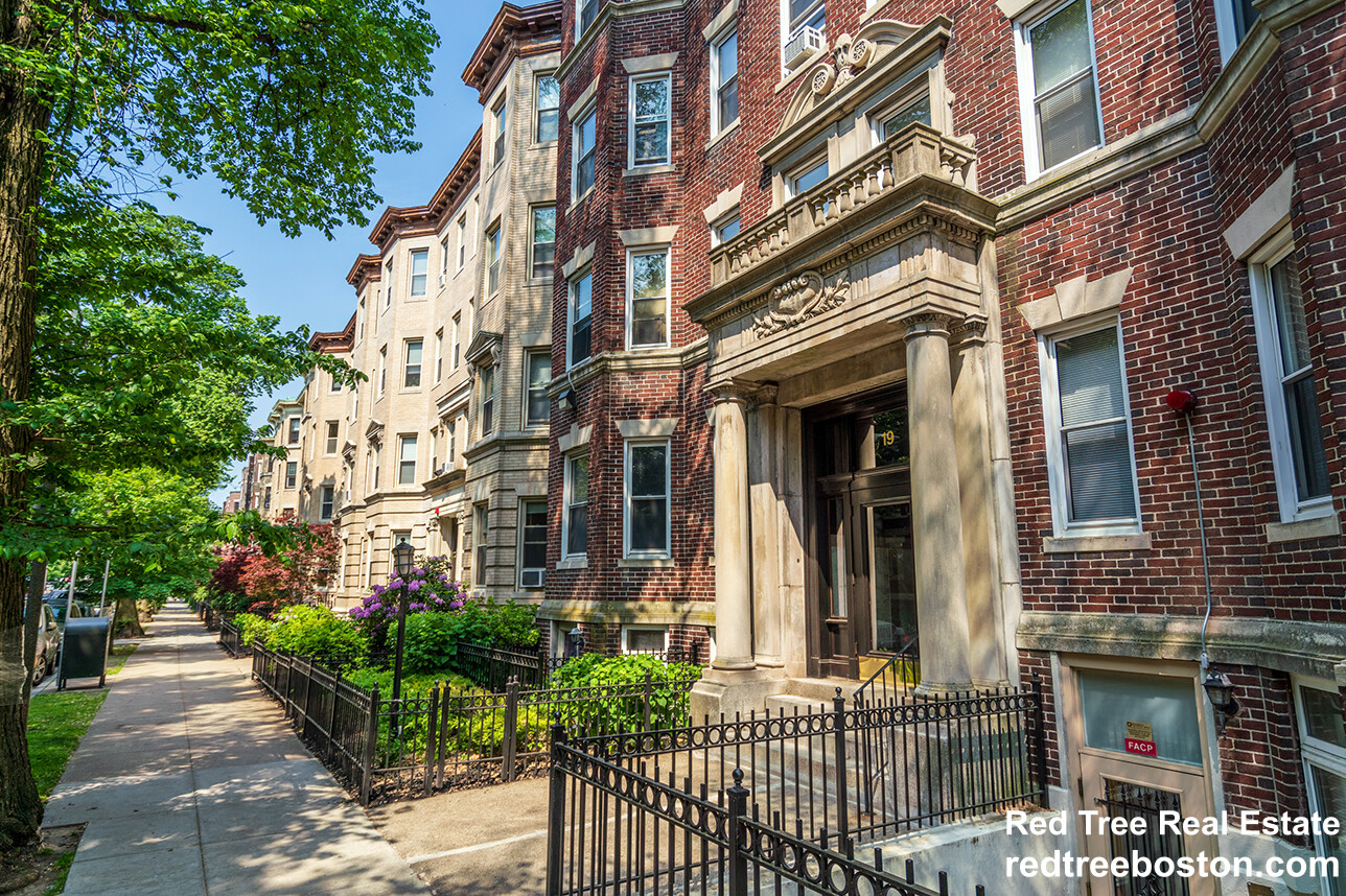 19 Queensberry St, Fenway