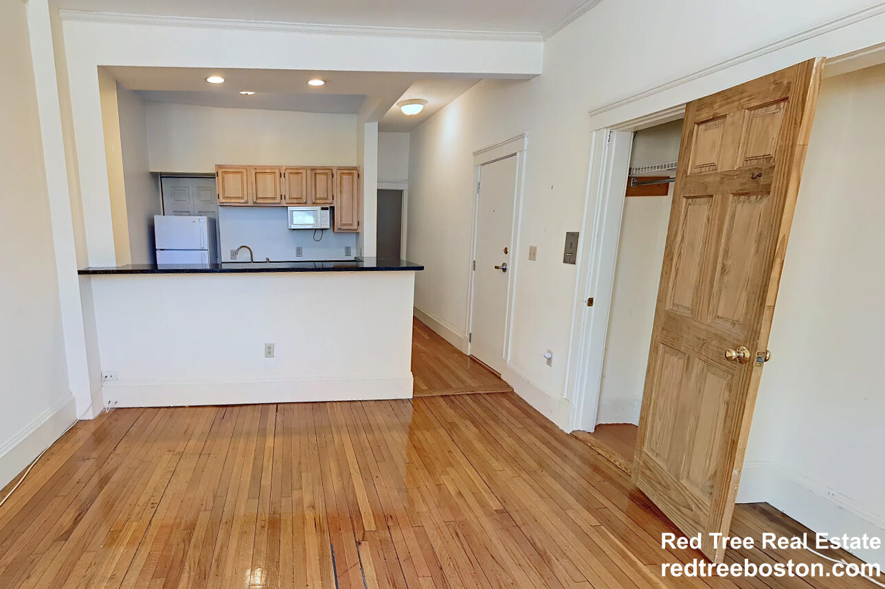 51 Queensberry St, Fenway