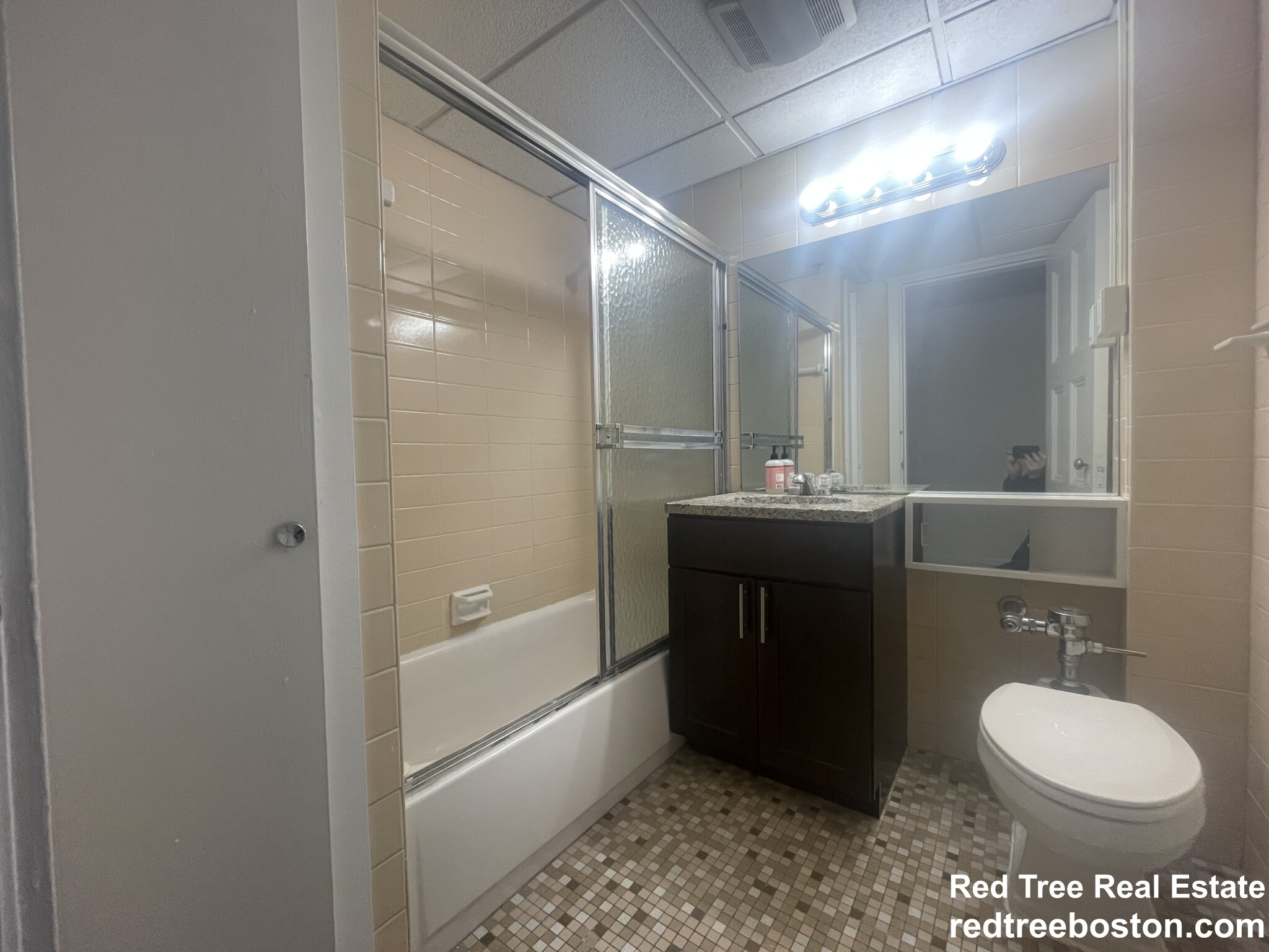 62 Boylston St, Midtown