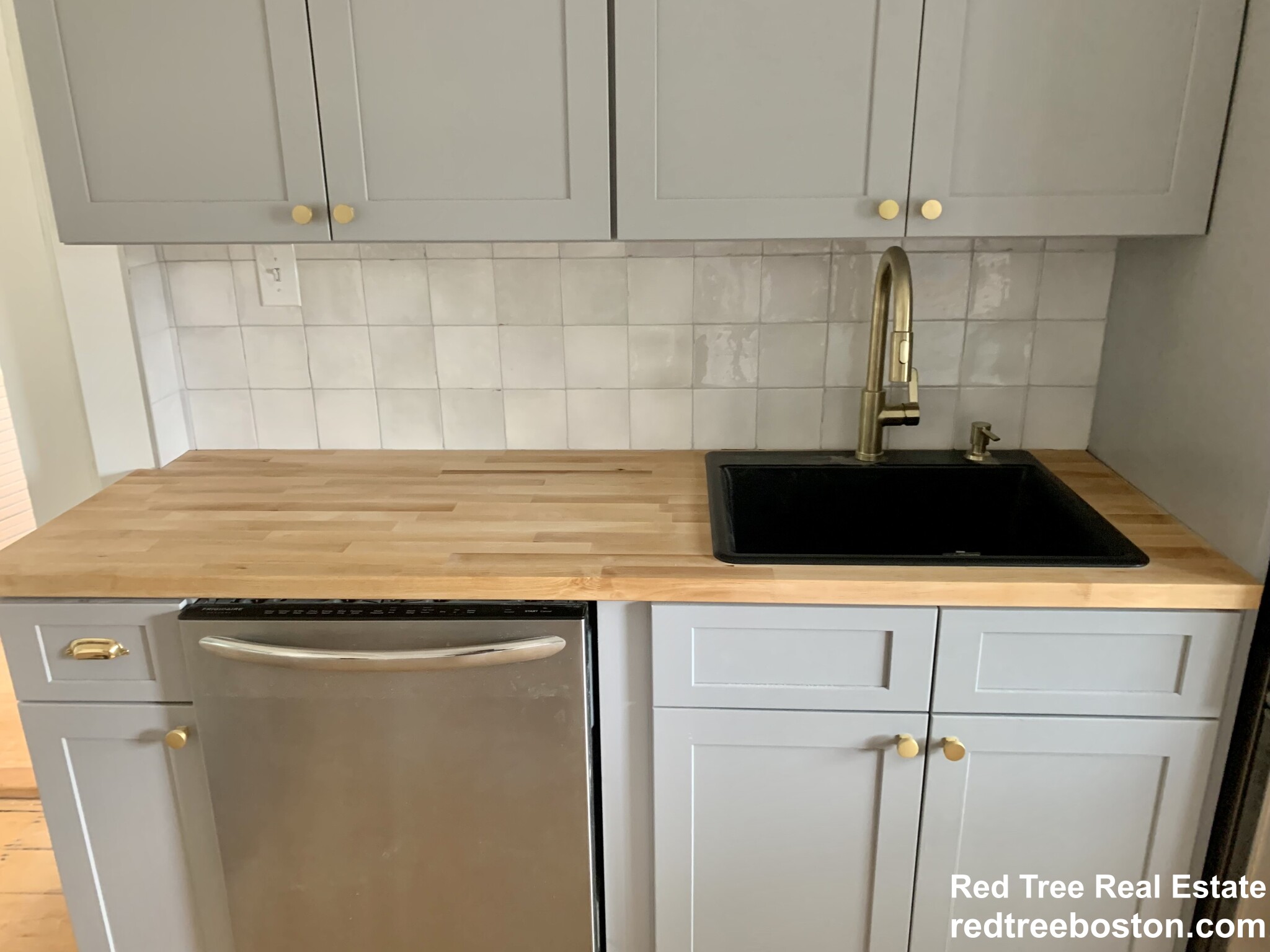 41 Elmore St, Roxbury