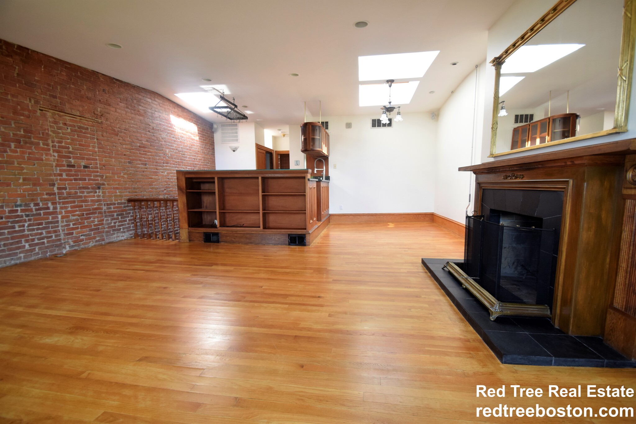 17 Holyoke St, South End