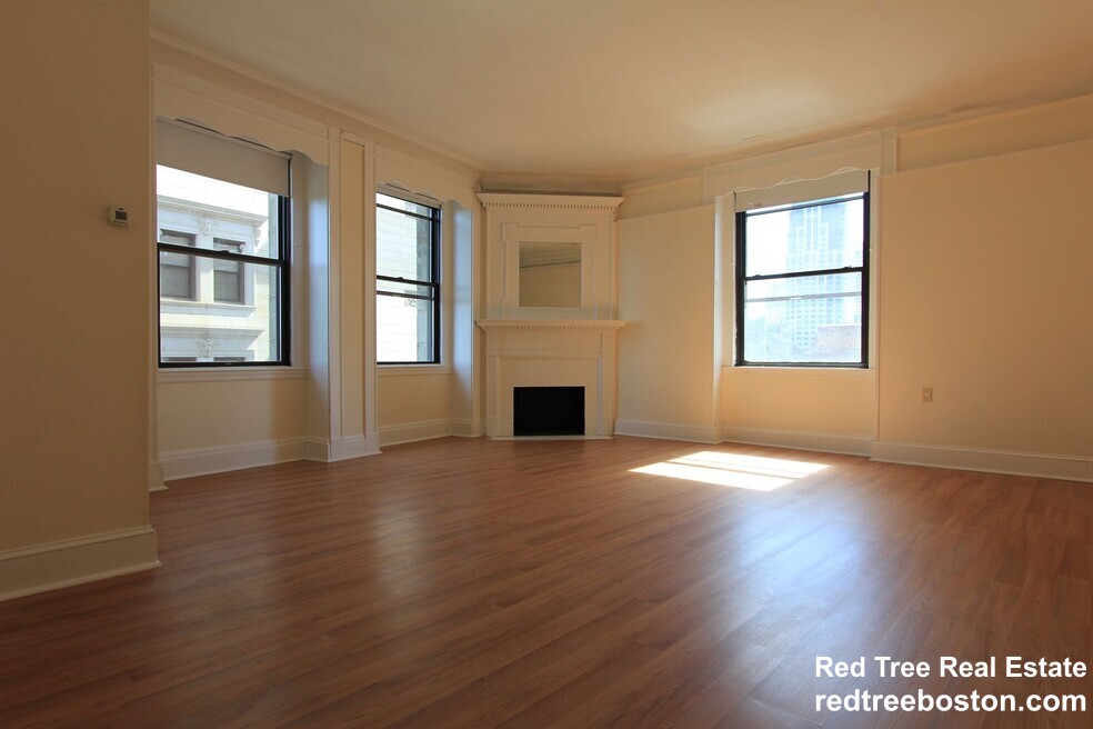 62 Boylston St, Midtown