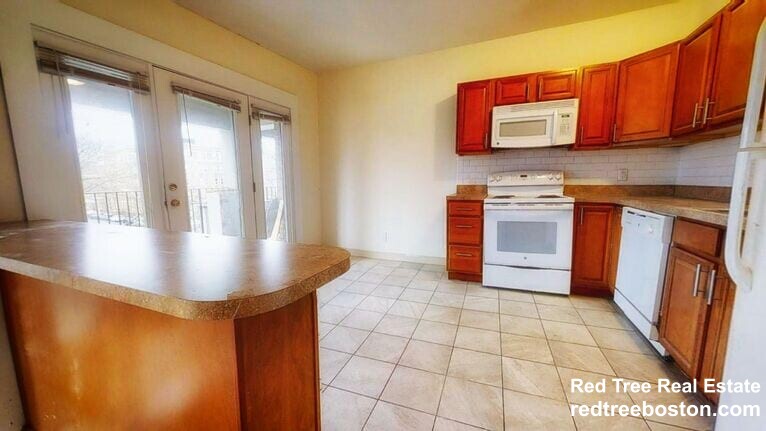 1135 Commonwealth Ave, Allston