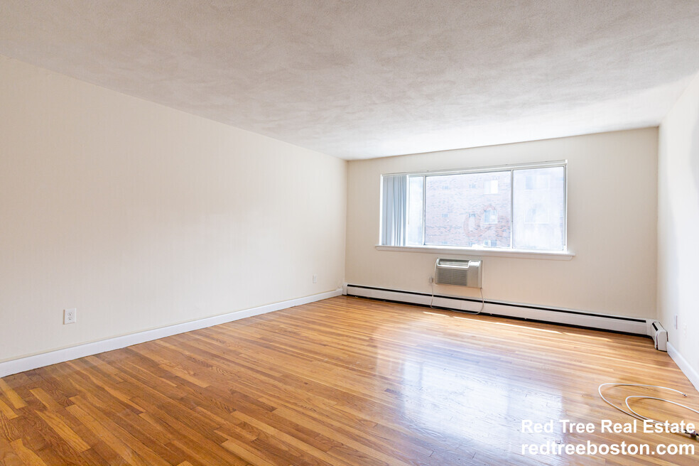 84 Gardner St, Allston