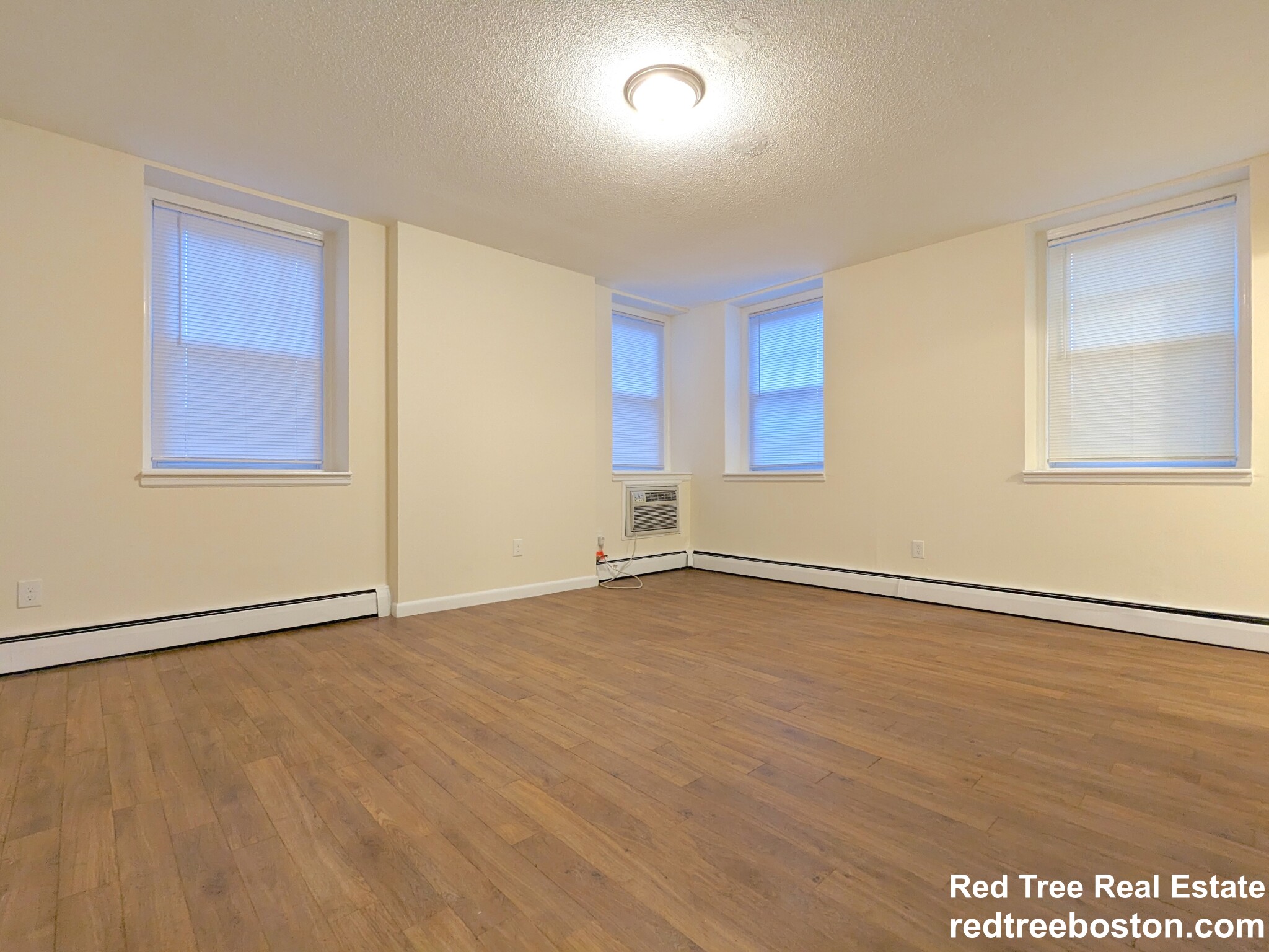 2018 Commonwealth Ave, Brighton