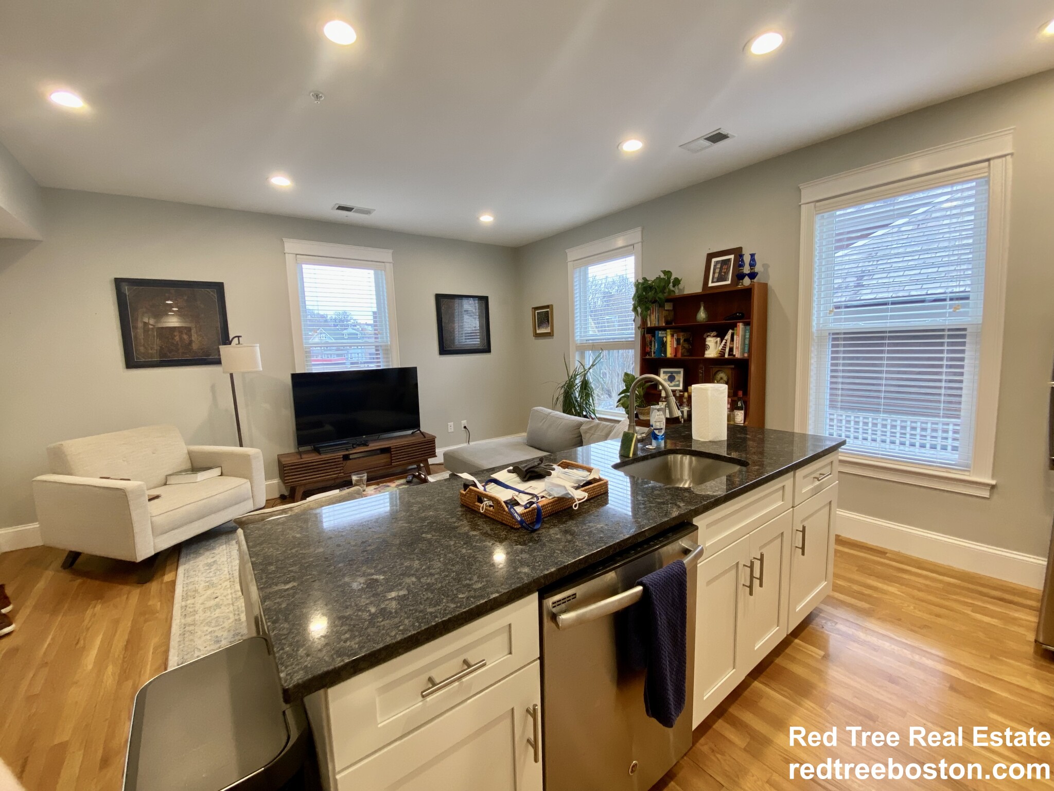 405 South Huntington Ave, Jamaica Plain