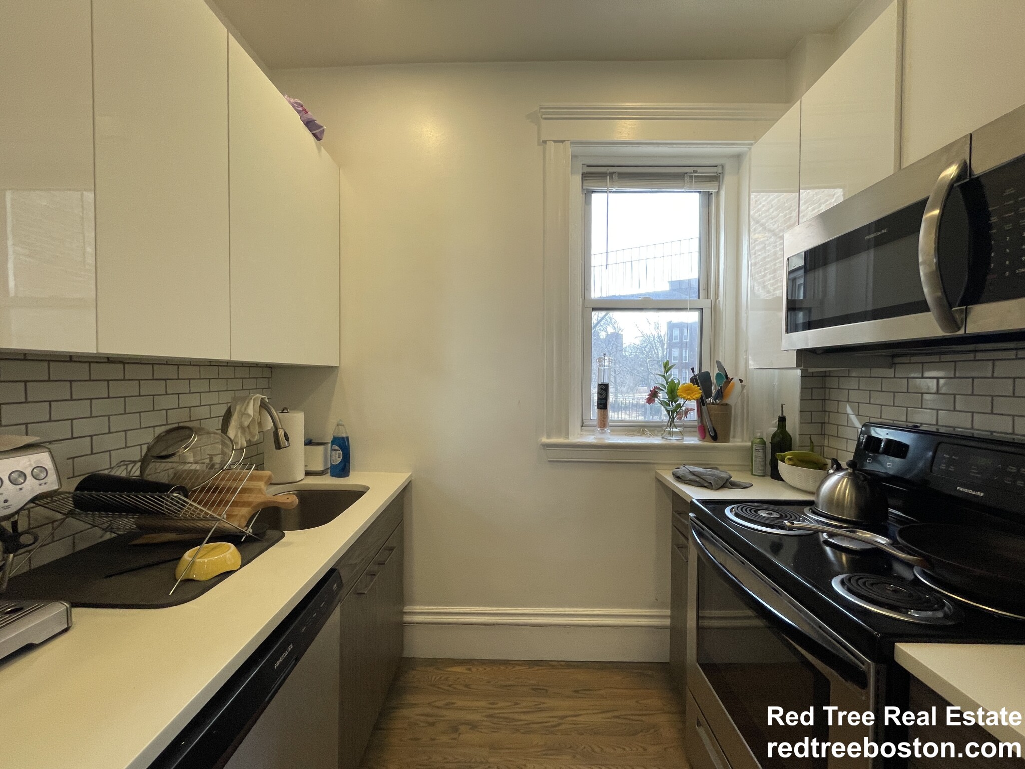 102 Queensberry St, Fenway