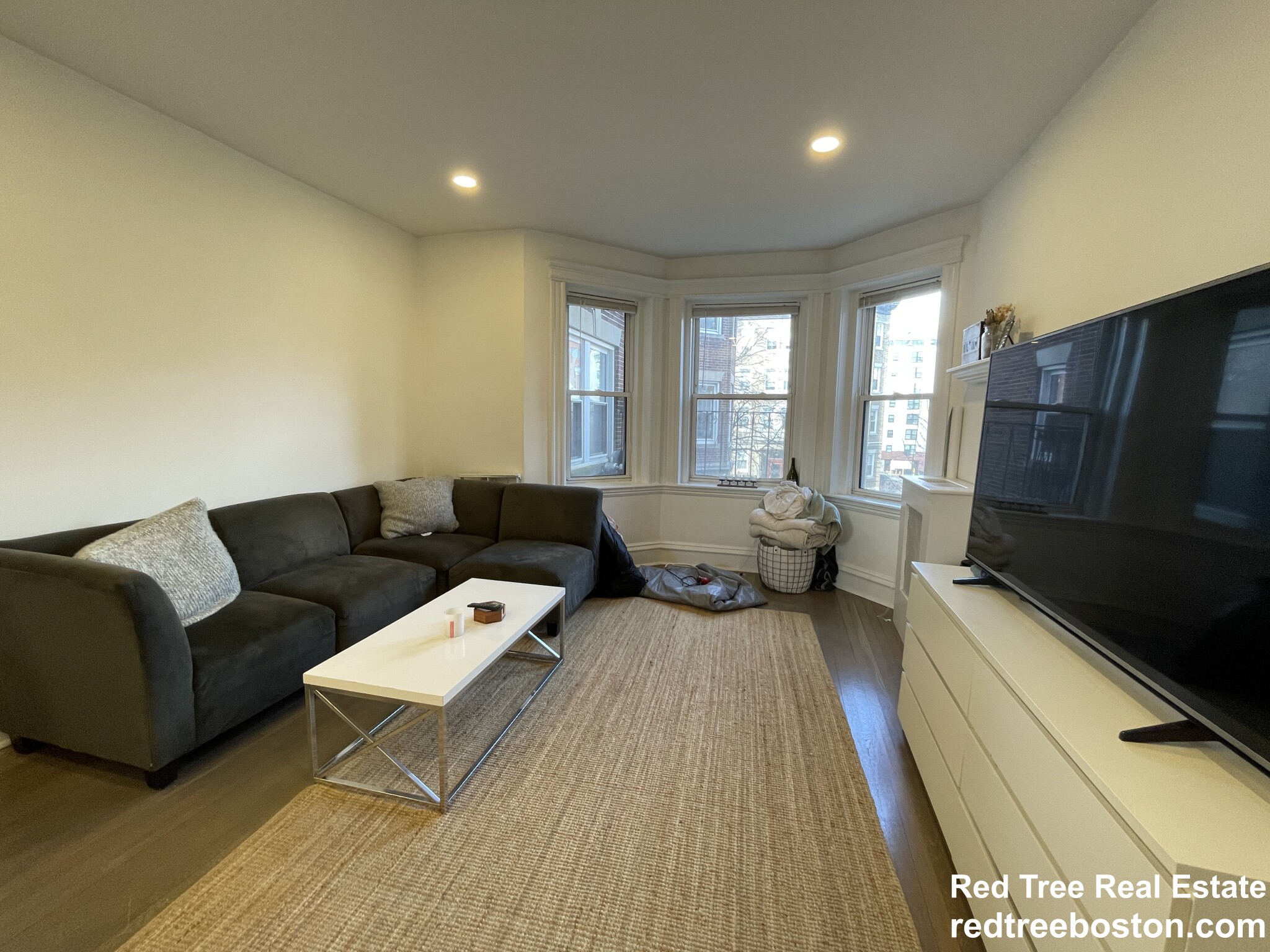 102 Queensberry St, Fenway