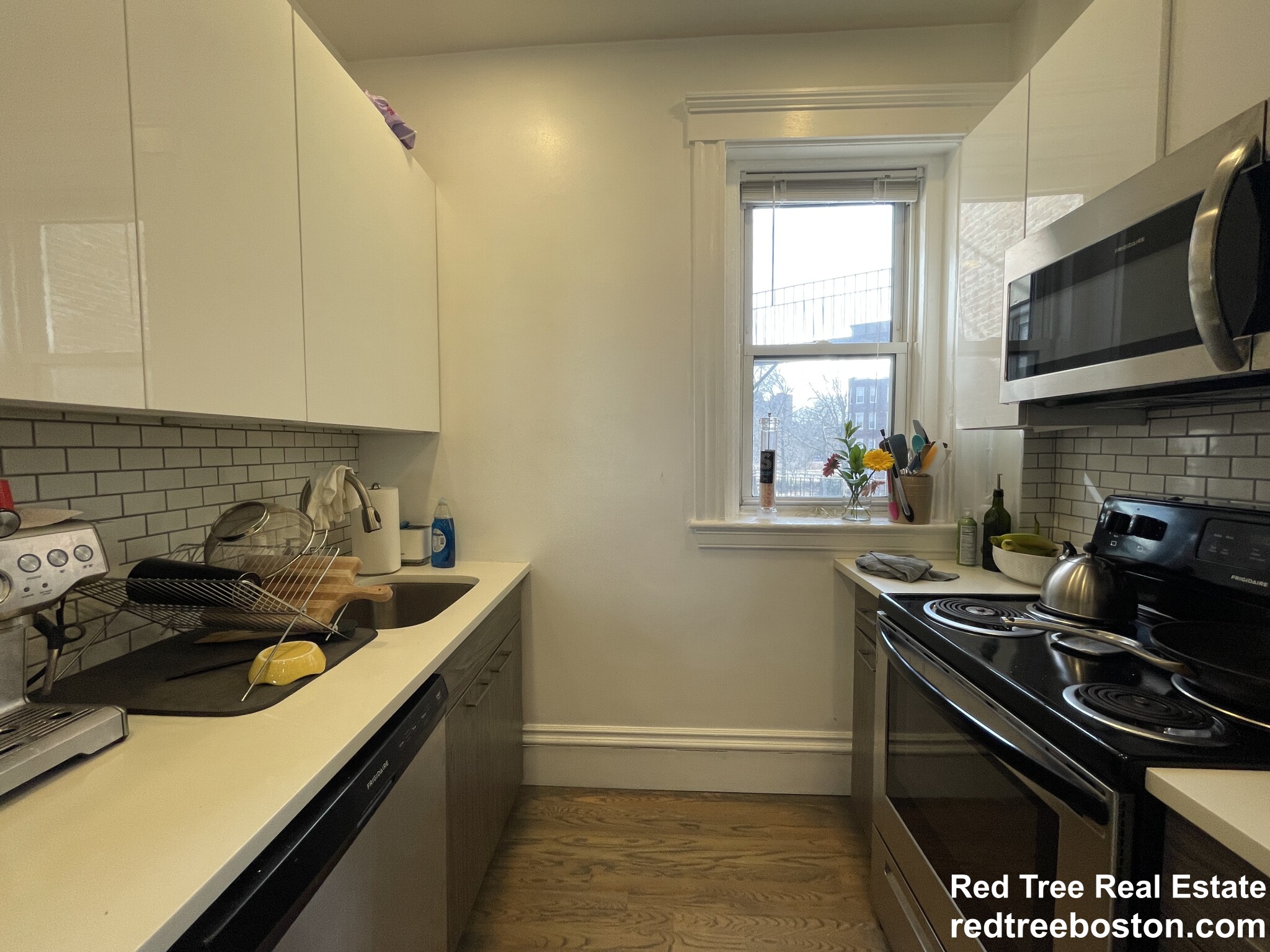 102 Queensberry St, Fenway