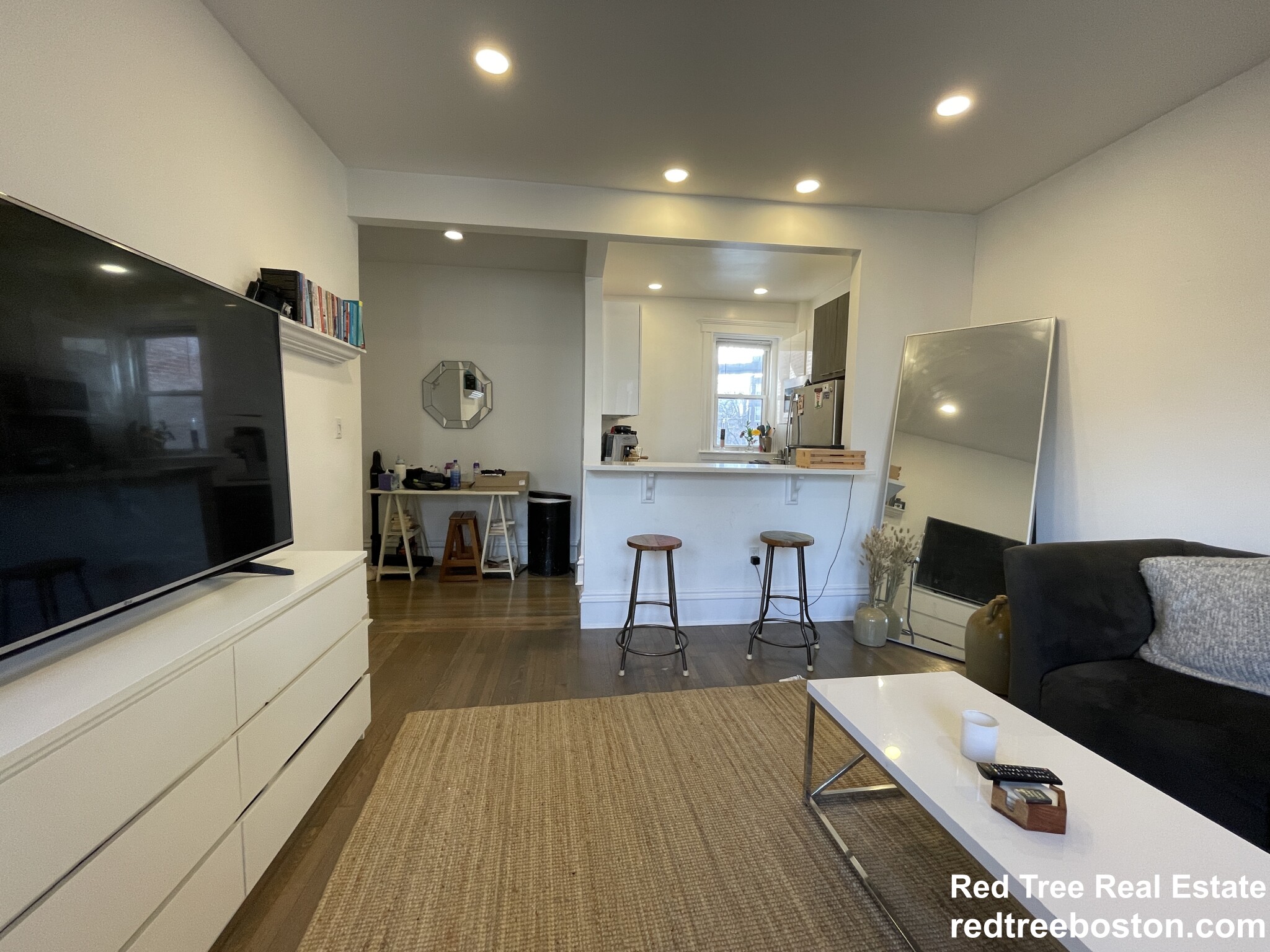 102 Queensberry St, Fenway