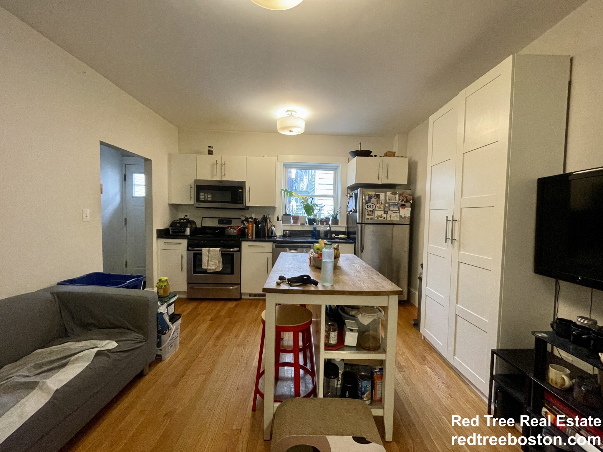 5 Riverside Rd, Cambridgeport